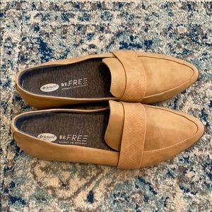 Dr Scholl’s tan flat. Worn maybe twice. 8.5